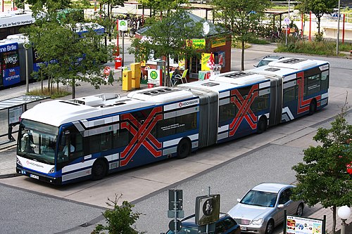 2012-08-08_Doppelgelenkbus_Hamburger_Hochbahn