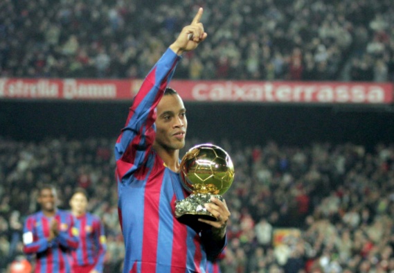 תוצאת תמונה עבור ronaldinho barcelona ballon de or